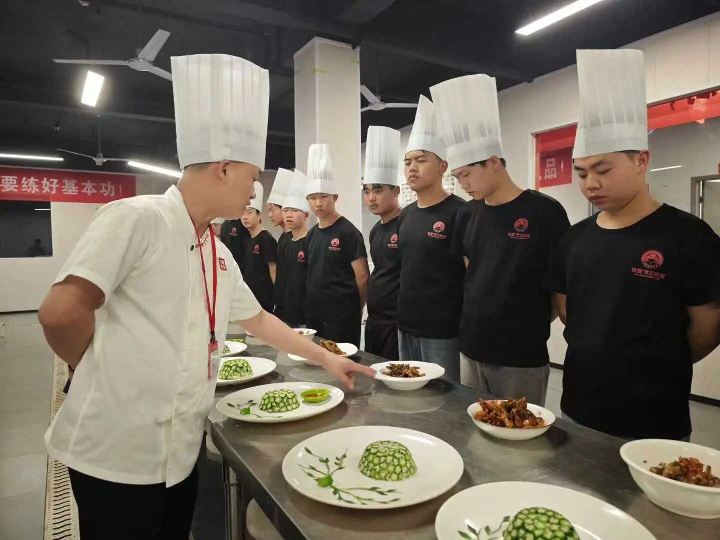 不想当学徒，又怕学校学不到真本事？学烹饪选择学校很重要